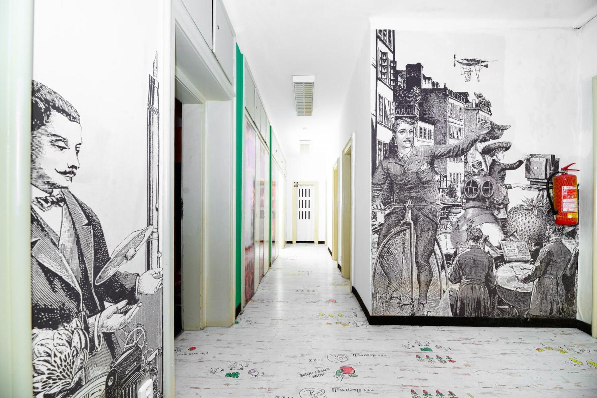 Benedikt City Center Hostel プラハ エクステリア 写真